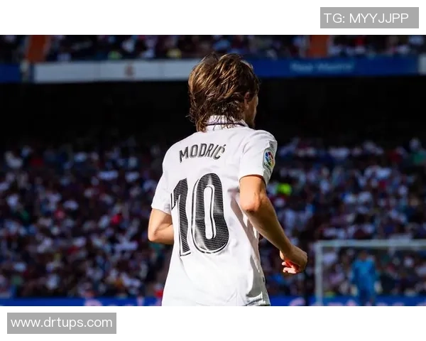 莫德里奇：从克罗地亚足球天才到世界足坛的传奇巨星之路